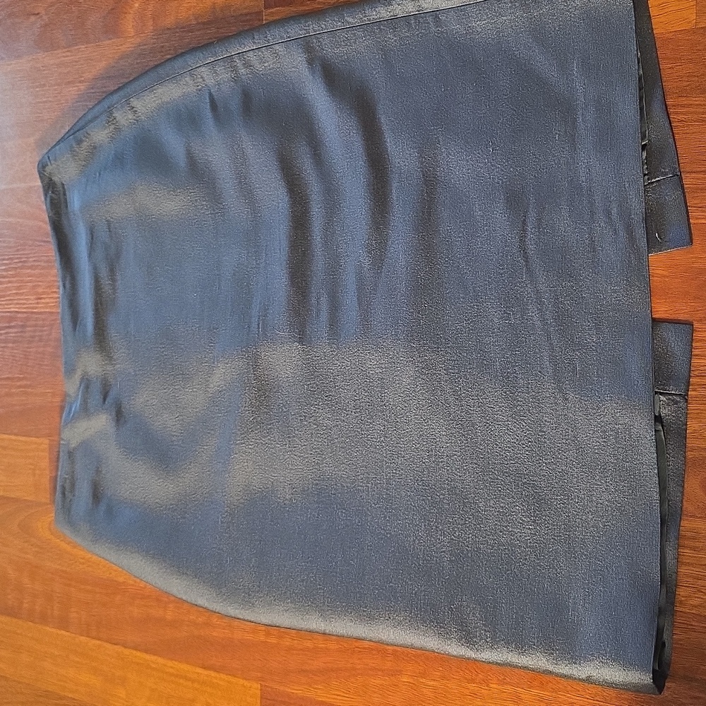 Linda Allard And Ellwn TraccybChic Charcoal Pencil Skirt